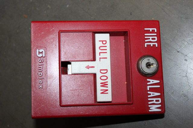 SIMPLEX 2099 9754 FIRE ALARM MANUAL PULL STATION  