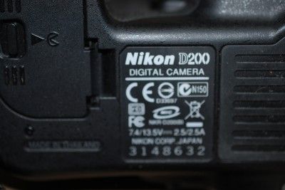 NIKON D200 10.2 MP DIGITAL SLR CAMERA BODY w/ 2GB CARD LESS THAN 9500 