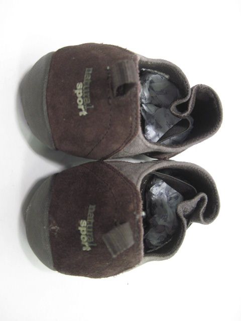 You are bidding on a pair of NATURAL SPORT Brown Sneakers Sz 7.5 