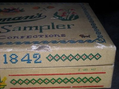Very nice vintage 2 lb. Whitmans Sampler Candy Box. In good condition 
