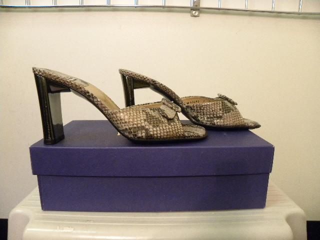 STUART WEITZMAN Snakeskin Slides Heels Shoes 7B  