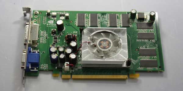 Dell 128MB nVidia Quadro FX540 Video Card (T9098)  