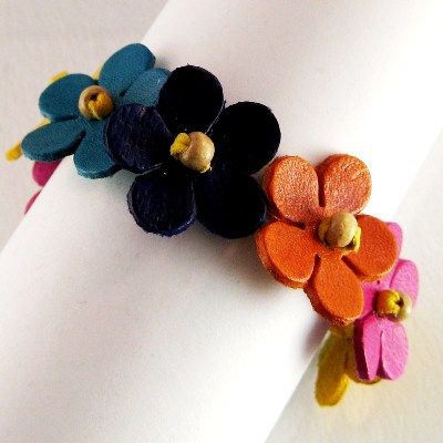 Adorable Leather Flowers Link Adjustable Bracelet  