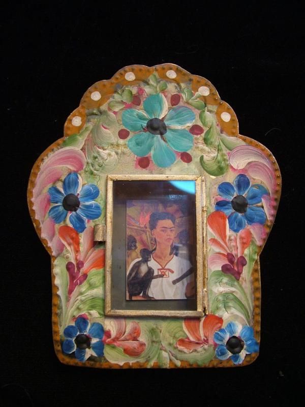 HAND PAINTED FRIDA KAHLO COLORFUL NICHO, NICHE, MEXICAN FOLK ART 