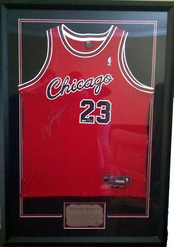 MICHAEL JORDAN UDA AUTOGRAPHED ROOKIE BULL JERSEY 14/23  