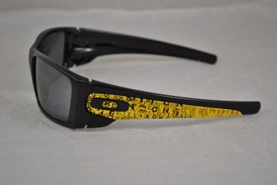 NIB Oakley Mens Sunglasses Fuel Cell Polished Blk Livestrong Black 