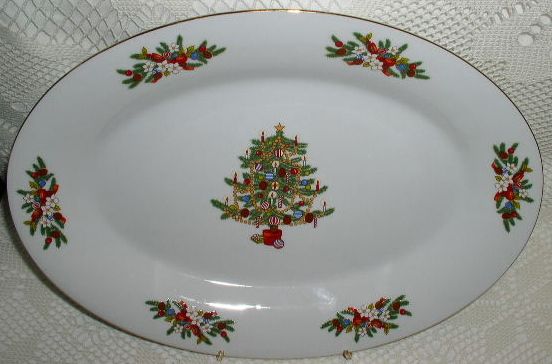 Crown Ming Fine China Christmas Tree Mistletoe Platter  