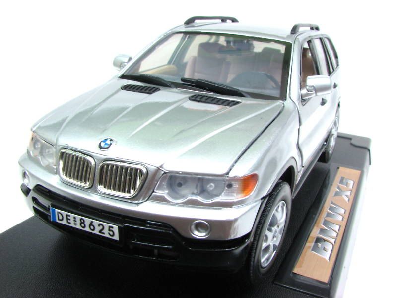 MotorMax BMW X5 Diecast car Silver 1/18  