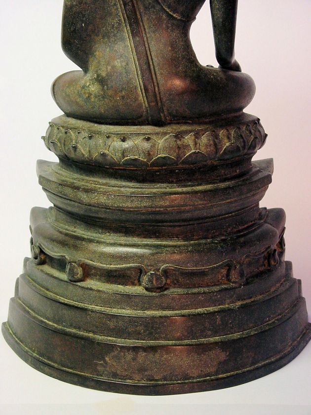 THAI BRONZE MEDITATING SAKYAMUNI LANNA BUDDHA, Lot 71  