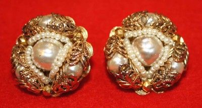 Vintage Hobe 3 Pc. Pearl and Gold Tone Jewelry Set  