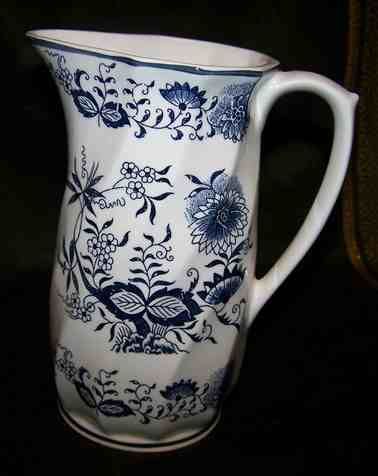 Vintage Blue Onion Pitcher w 3 Glasses * Enesco  