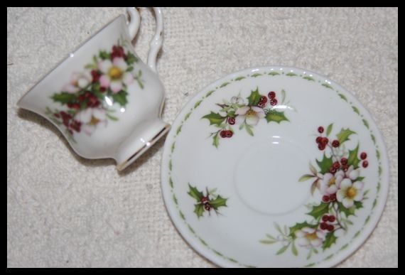   Tea Cup/Saucer Flower/Month Series December 1970 CHRISTMAS ROSE  