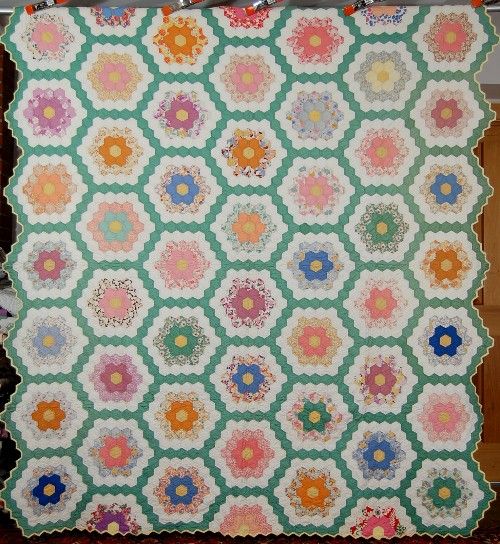 Large 30s Grandmothers Flower Garden Antique Quilt  