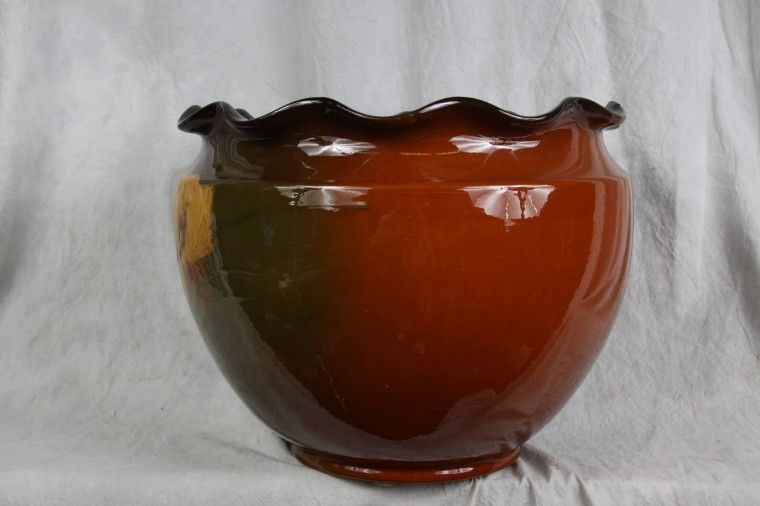 L238 WELLER 1900s LOUWELSA STANDARD GLAZE lGIANT IRIS RUFFLED RIM 