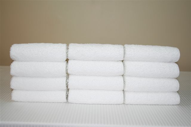 Lot 0f 24 White Wash Cloths USA MADE  nice  