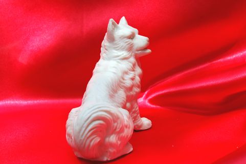 Victorian Samoyed Eskimo Dog Spitz Pomeranian Parian Antique husky dog 