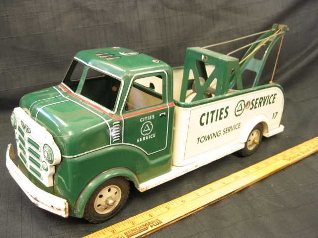 1950s MARX Cities Service Tow Truck Wrecker  