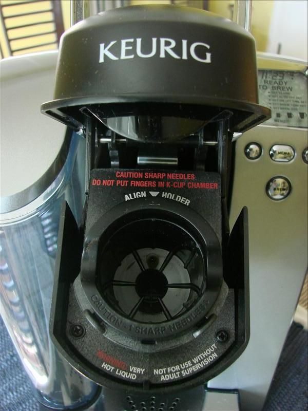 Keurig Platinum B70 Coffee Maker + 72 K cups + Extras  